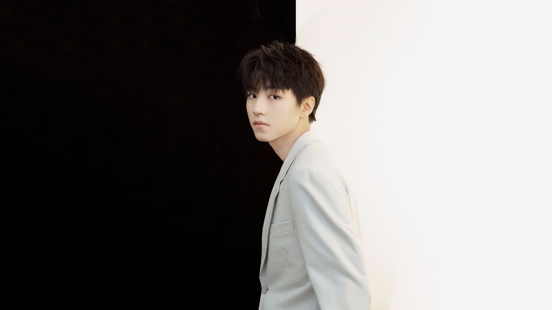 曼城客场逆转,豪取三分稳固榜首位置,曼城主客场积分全部冠绝英超 再拿11分即