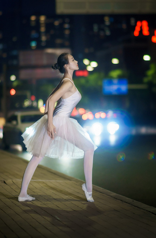 火箭冲击前十年轻球员表现抢眼,火箭队史十大球星